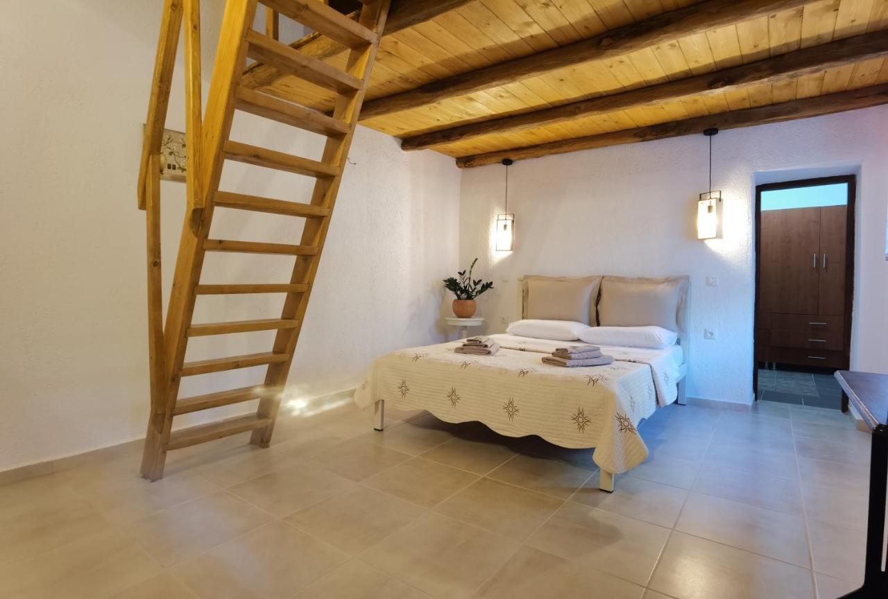 Vila Elaion Thea-Nies Sourpi Exteriér fotografie